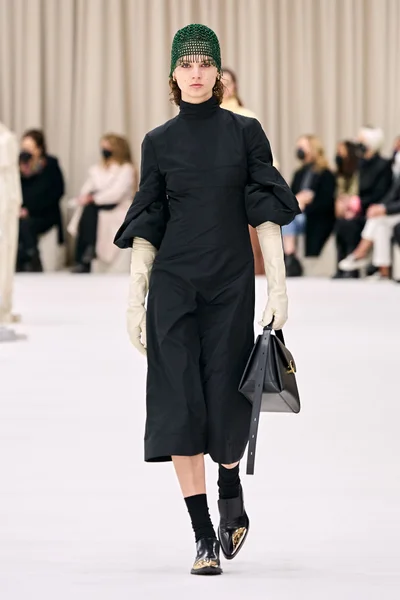 Look 32